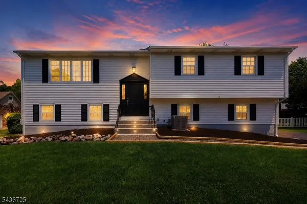 $799,900 | 10 Red Oak Way, Bridgewater, NJ 08807