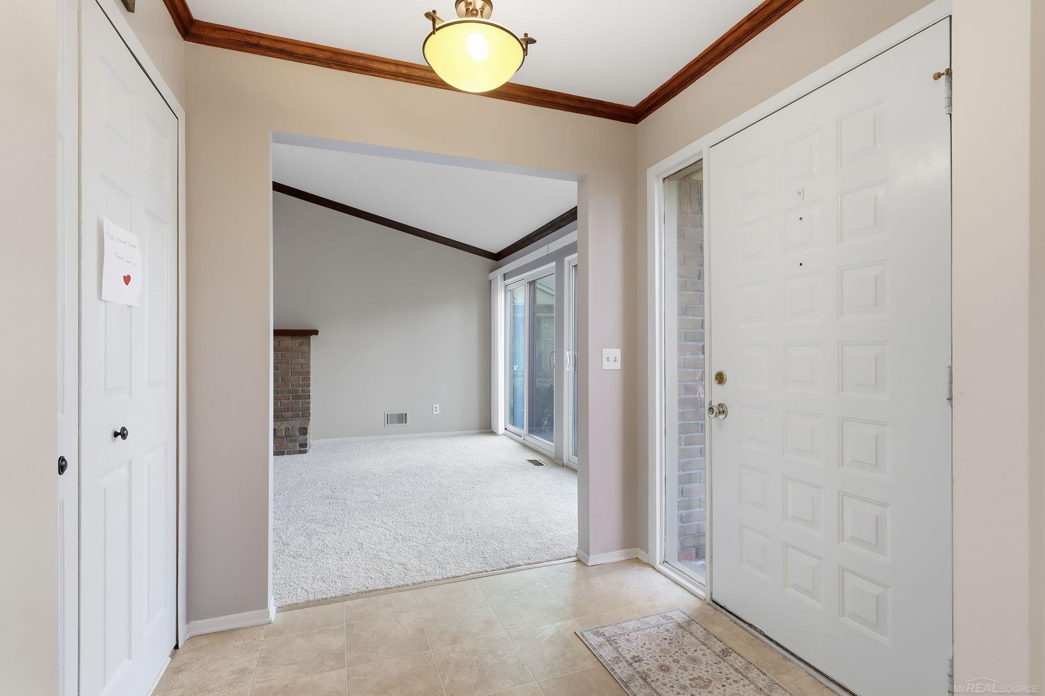 521 Tennyson Rochester Hills, MI 48307 - Photo 9 of 22