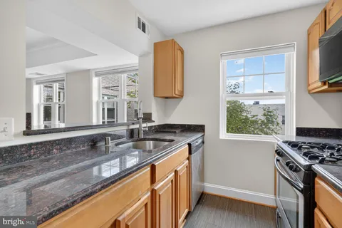 $139,900 | 3868 9th Street Southeast, Unit 301, Washington, DC 20032