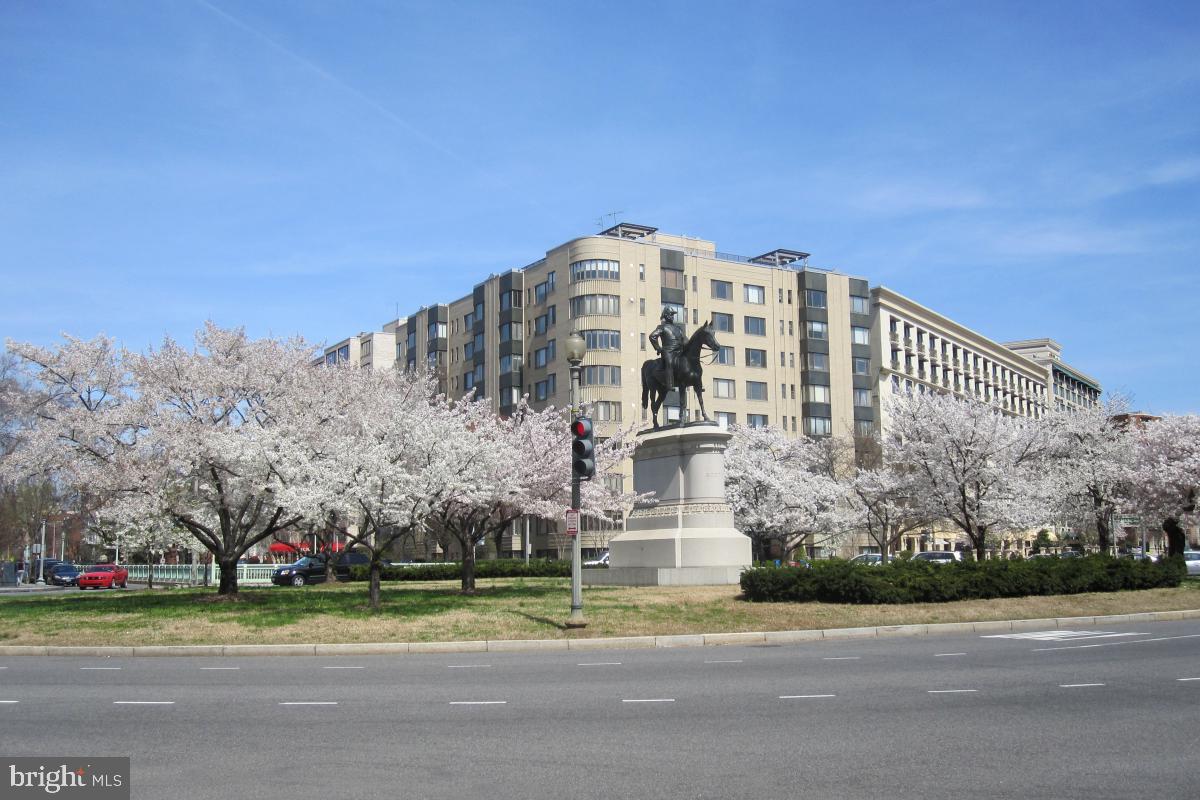 1 Scott Circle Northwest, Unit 121 Washington, DC 20036 - Photo 1 of 30 a large building with a trees in the background