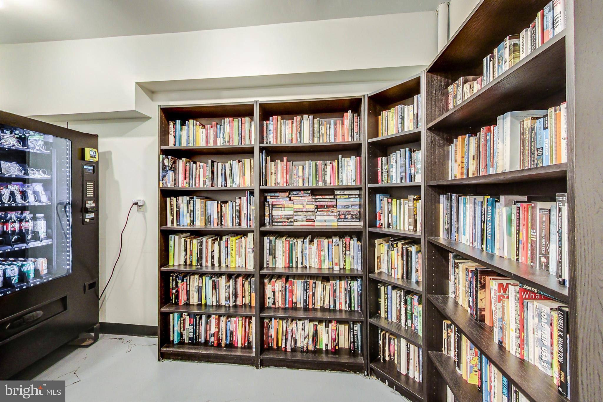 1 Scott Circle Northwest, Unit 121 Washington, DC 20036 - Photo 15 of 30 a view of a book shelf with a book shelf