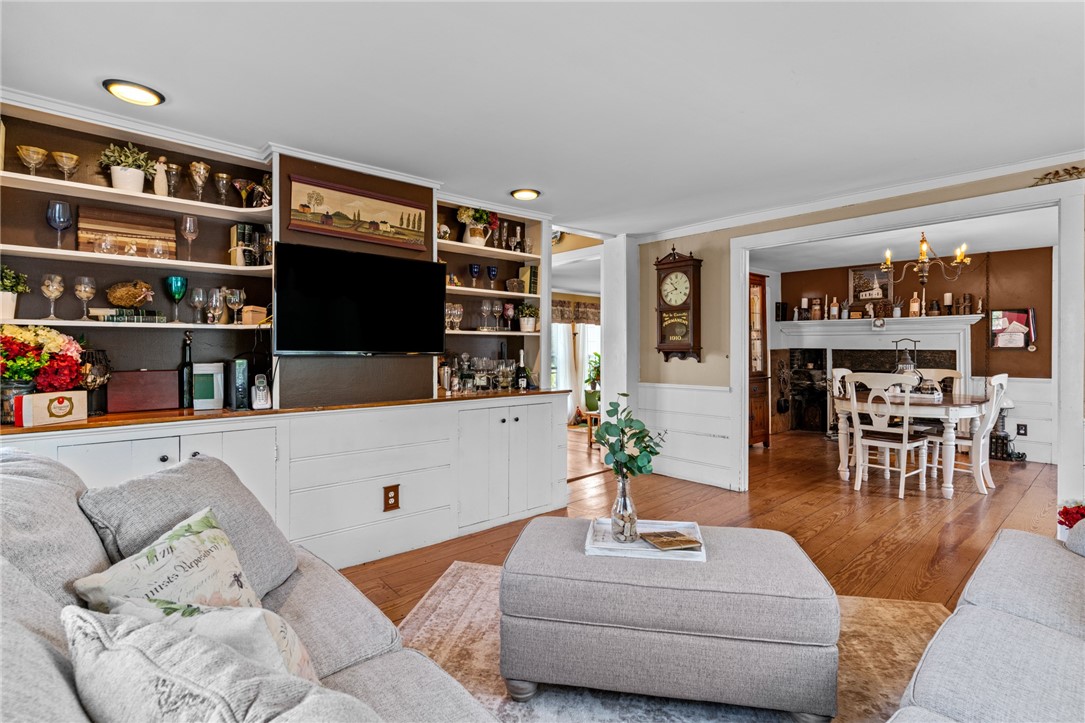 220 Plainfield Pike Scituate, RI 02857 - Photo 9 of 27