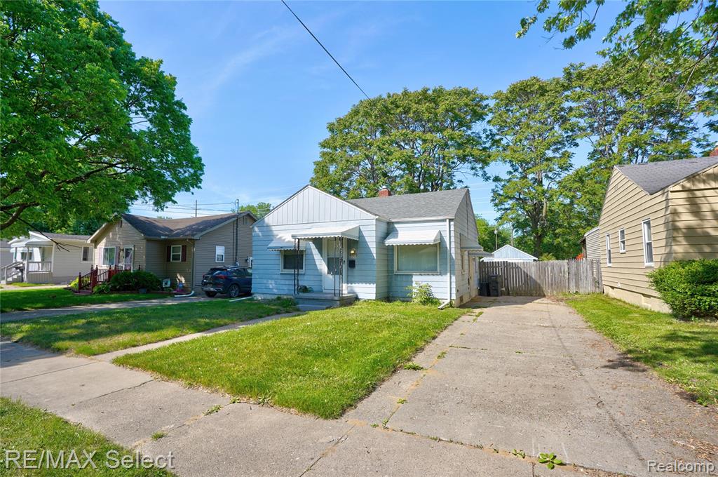 4305 Pengelly Road Flint, MI 48507 - Photo 3 of 36