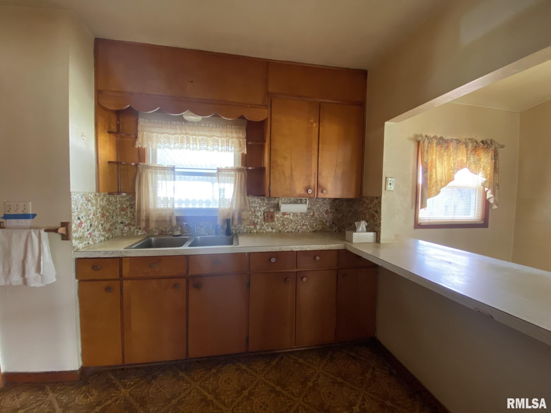 746 West Walnut Street Canton, IL 61520 - Photo 10 of 27