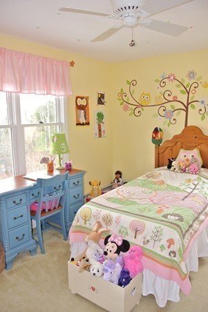 10 Osgood Road Sterling, MA 01564 - Photo 20 of 30 a bedroom with a bed and a window