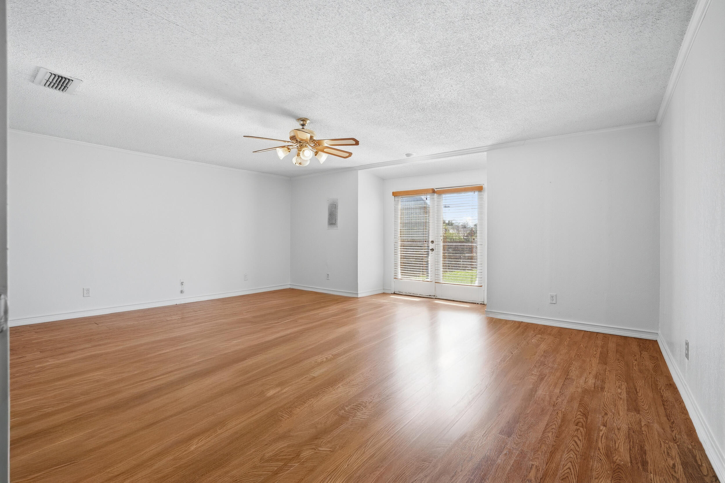1020 South 14th Street Slaton, TX 79364 - Photo 14 of 20 19_dsc05628