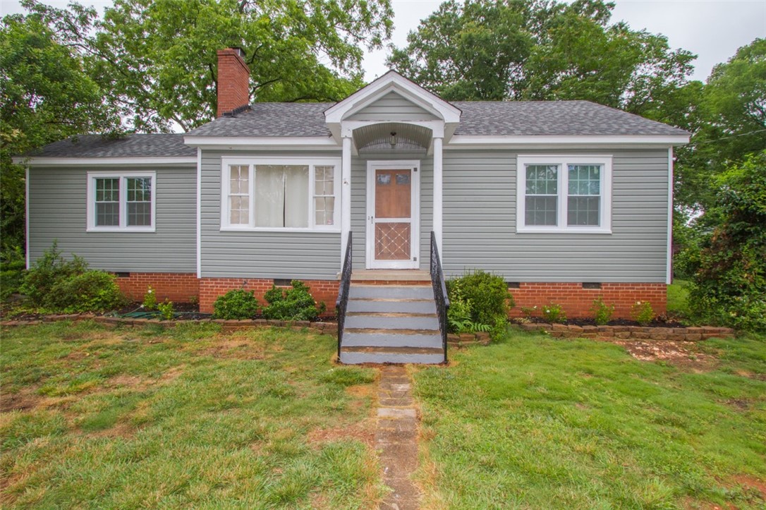 605 Marshall Avenue Anderson, SC 29621 - Photo 1 of 32 Front of home