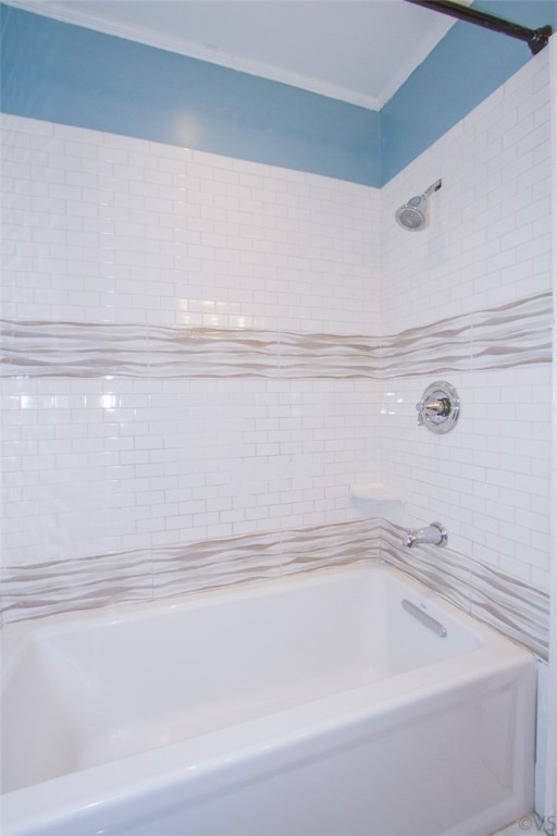 605 Marshall Avenue Anderson, SC 29621 - Photo 13 of 32 Updated full bath with new tub, tile surround, til