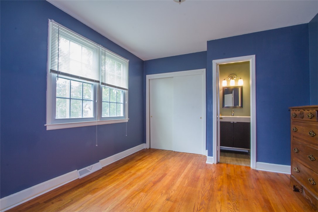 605 Marshall Avenue Anderson, SC 29621 - Photo 18 of 32 Flex room/dining room/office with half-bath featur