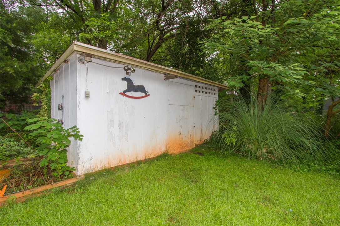 605 Marshall Avenue Anderson, SC 29621 - Photo 24 of 32 Storage building in backyard