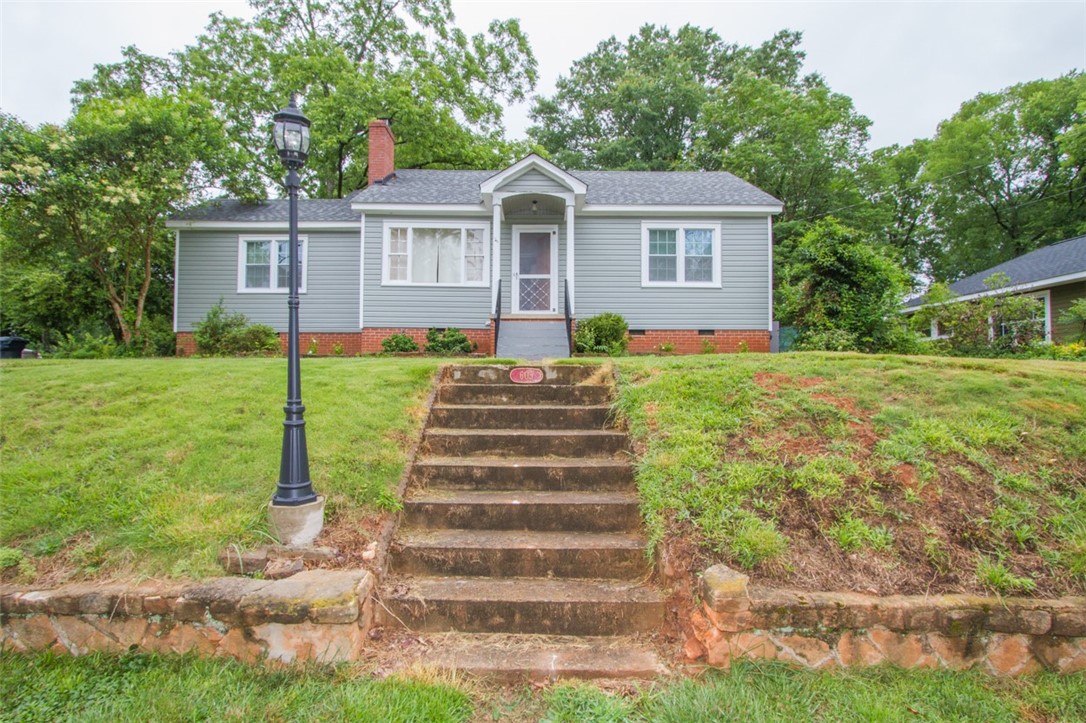 605 Marshall Avenue Anderson, SC 29621 - Photo 3 of 32 Front of home from the street