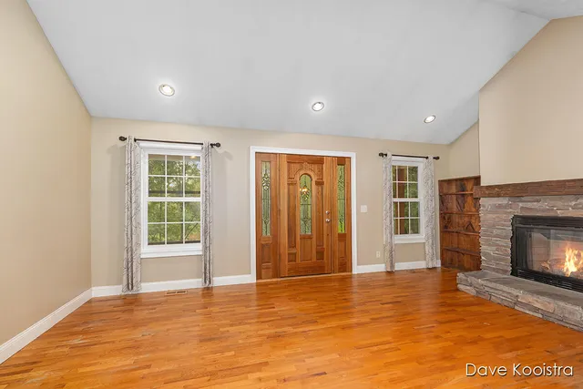 $549,900 | 6375 Duxbury Drive Southeast, Ada, MI 49301