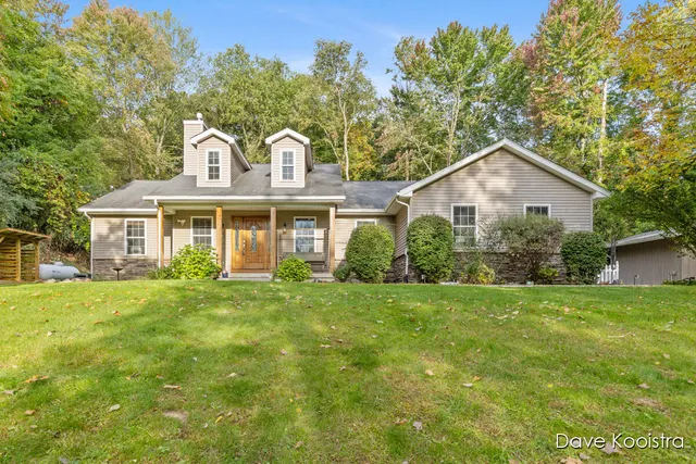 $549,900 | 6375 Duxbury Drive Southeast, Ada, MI 49301