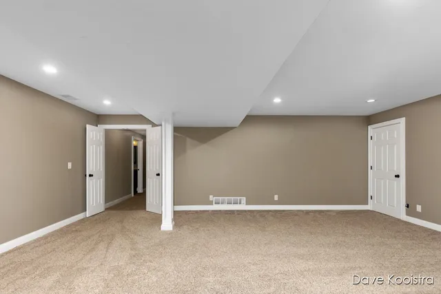 $549,900 | 6375 Duxbury Drive Southeast, Ada, MI 49301