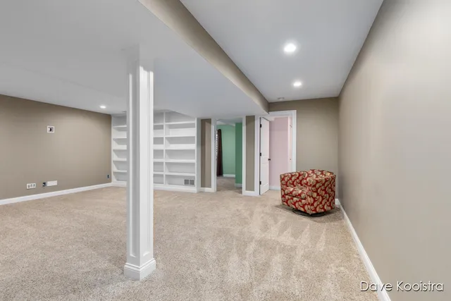 $549,900 | 6375 Duxbury Drive Southeast, Ada, MI 49301