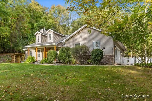 $540,000 | 6375 Duxbury Drive Southeast, Ada, MI 49301