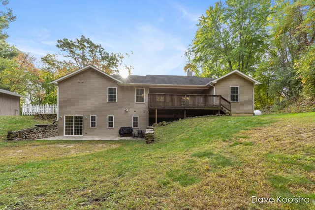 $549,900 | 6375 Duxbury Drive Southeast, Ada, MI 49301