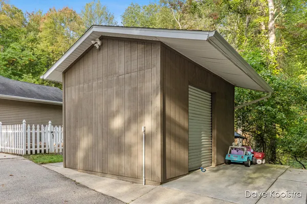 $540,000 | 6375 Duxbury Drive Southeast, Ada, MI 49301