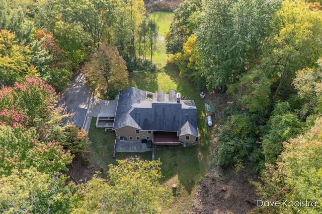 $549,900 | 6375 Duxbury Drive Southeast, Ada, MI 49301