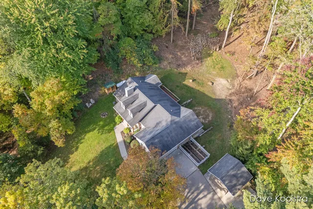 $549,900 | 6375 Duxbury Drive Southeast, Ada, MI 49301