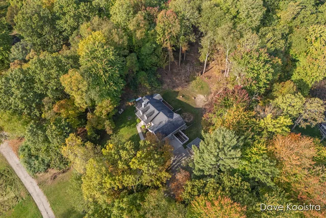 $549,900 | 6375 Duxbury Drive Southeast, Ada, MI 49301