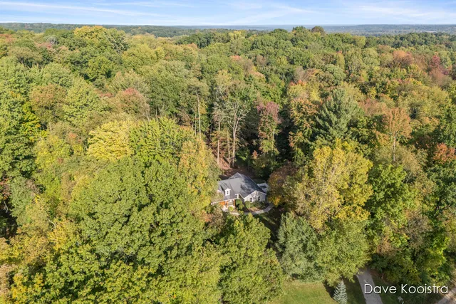 $549,900 | 6375 Duxbury Drive Southeast, Ada, MI 49301