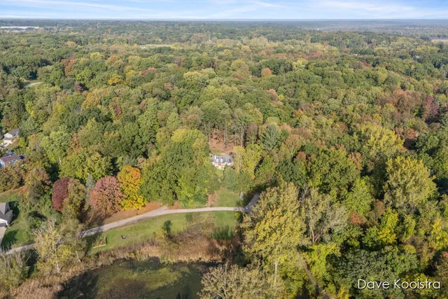 $549,900 | 6375 Duxbury Drive Southeast, Ada, MI 49301