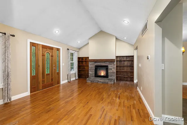 $549,900 | 6375 Duxbury Drive Southeast, Ada, MI 49301