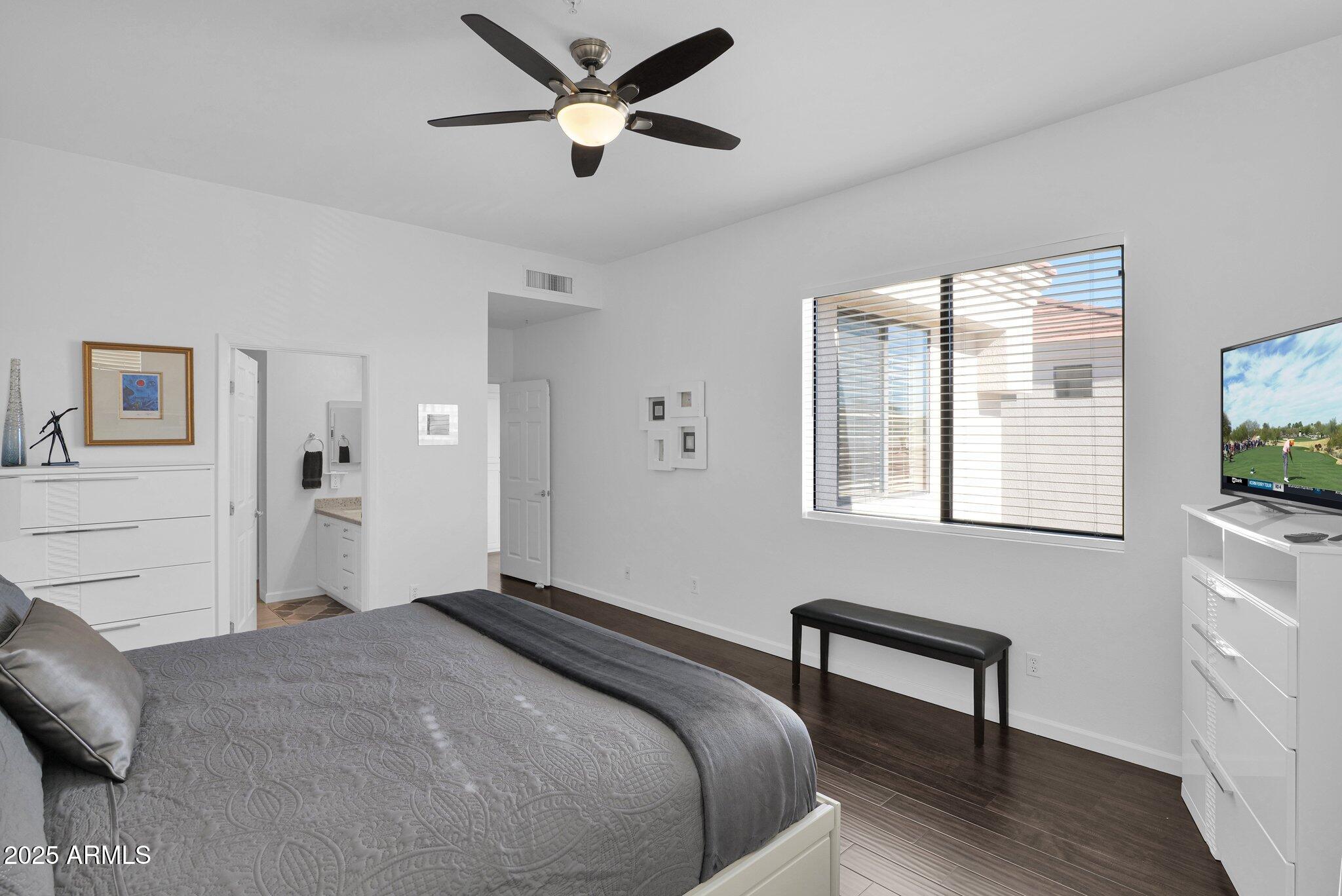 8270 North Hayden Road, Unit 2013 Scottsdale, AZ 85258 - Photo 20 of 53 Primary Bedroom
