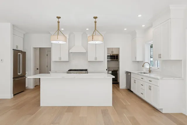 $935,000 | 8 Statler Lane, Freeport, ME 04032