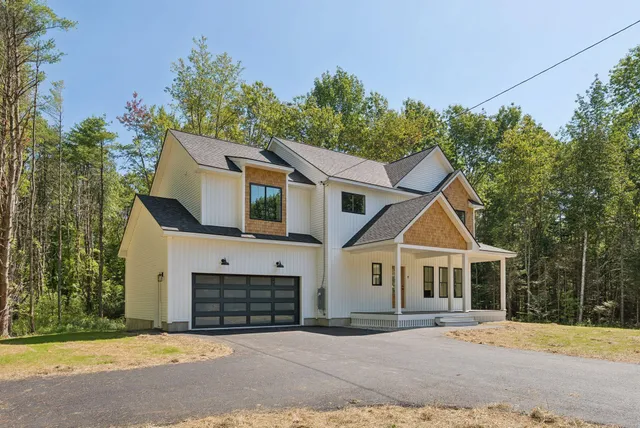 $935,000 | 8 Statler Lane, Freeport, ME 04032