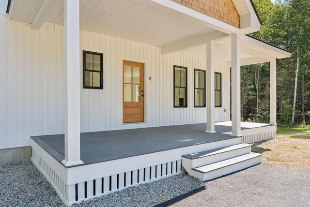 $935,000 | 8 Statler Lane, Freeport, ME 04032