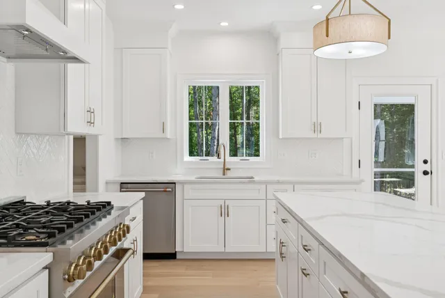 $935,000 | 8 Statler Lane, Freeport, ME 04032