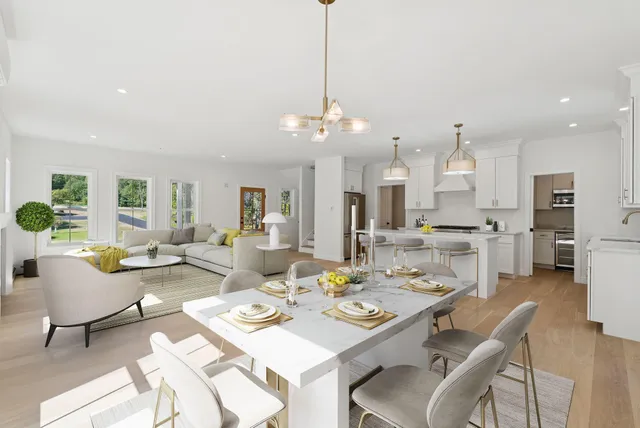 $935,000 | 8 Statler Lane, Freeport, ME 04032