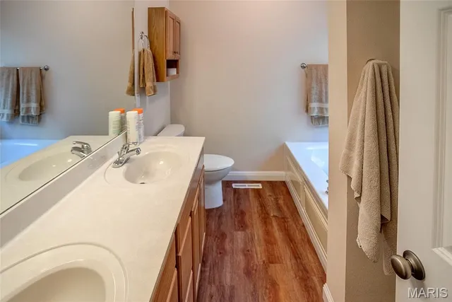 $382,500 | 2527 Gecko Drive, Maryville, IL 62062