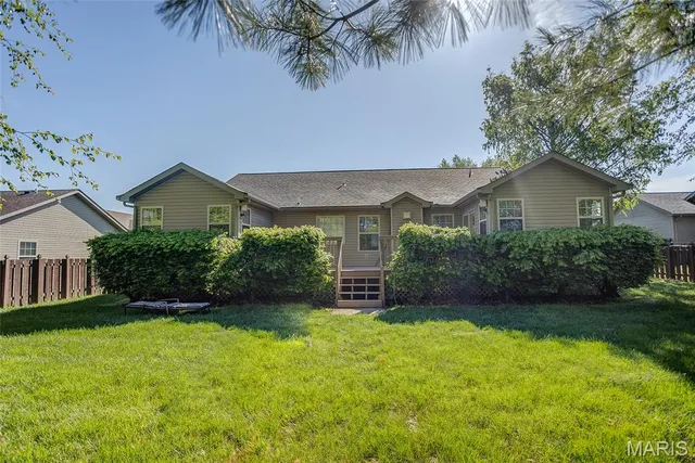 $382,500 | 2527 Gecko Drive, Maryville, IL 62062