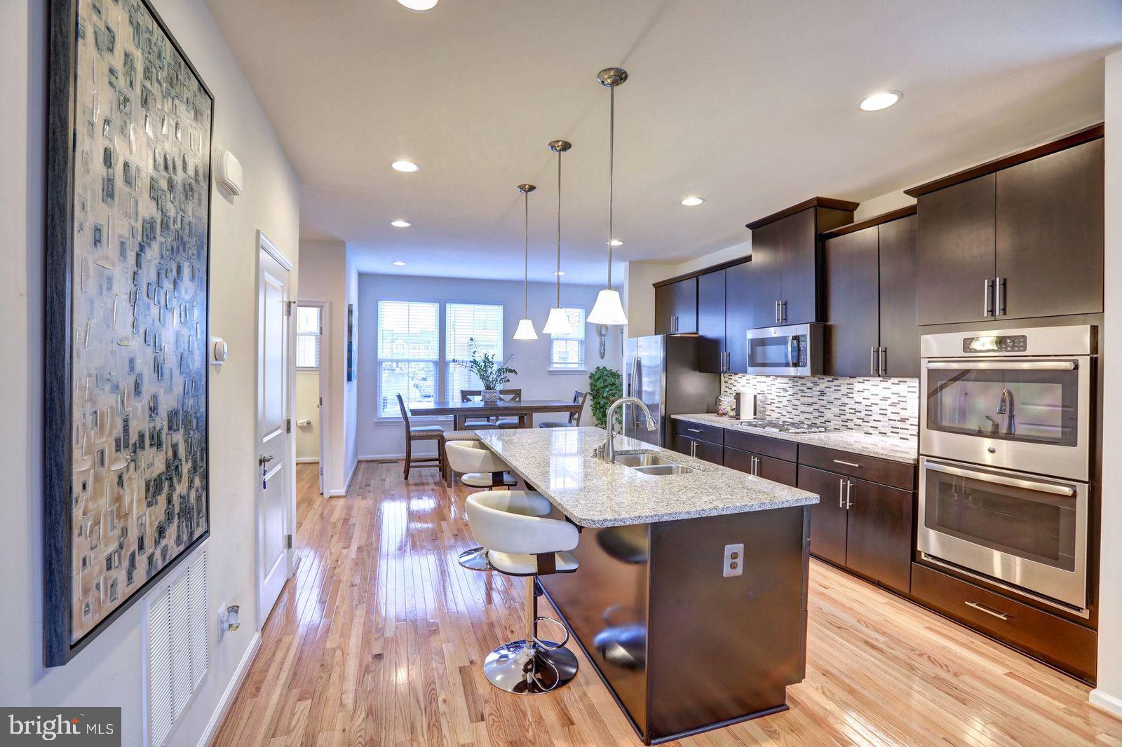 43397 Charitable Street Ashburn, VA 20148 - Photo 5 of 25 Granite Countertops