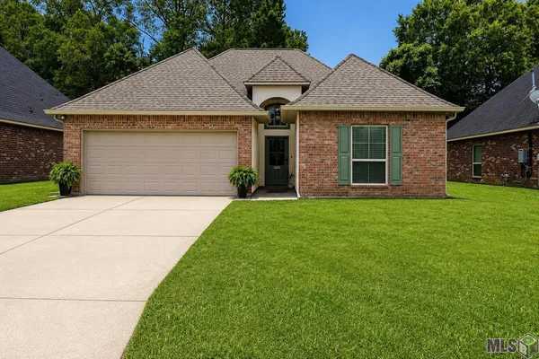 $245,000 | 10130 Angela Drive, Denham Springs, LA 70706