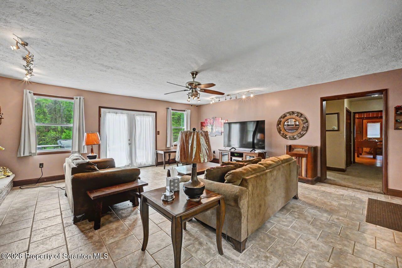 1000 Layton Road Clarks Summit, PA 18411 - Photo 7 of 55 Living Room