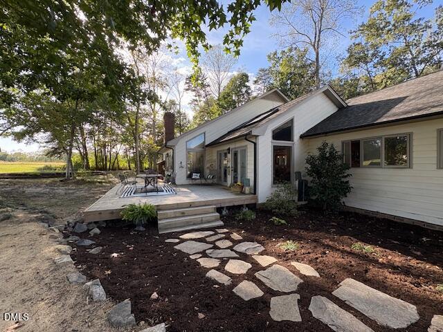 625 McCray Road Burlington, NC 27217 - Photo 3 of 38 a view of a house with backyard and sitting area