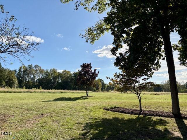 625 McCray Road Burlington, NC 27217 - Photo 32 of 38 a view of a golf course with a fountain