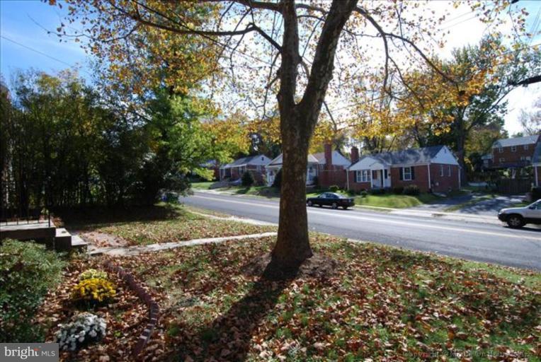2709 Arcola Avenue Silver Spring, MD 20902 - Photo 18 of 22 View from front yard