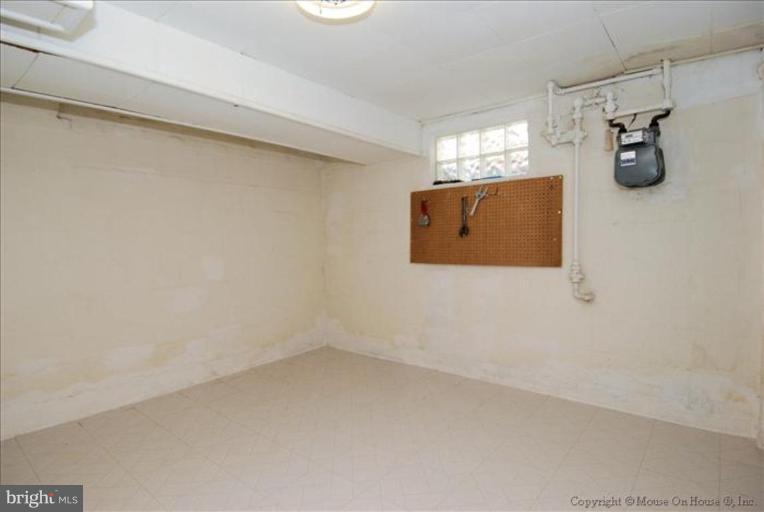 2709 Arcola Avenue Silver Spring, MD 20902 - Photo 20 of 22 Storage room