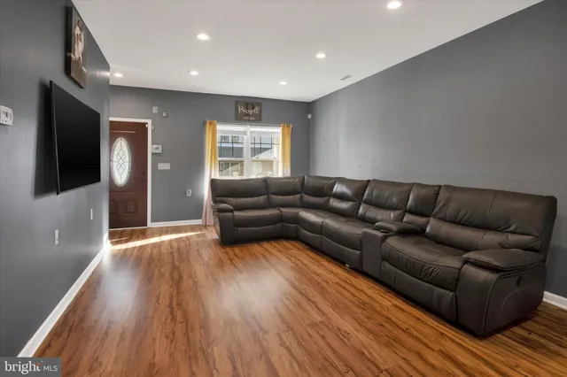 $279,000 | 2008 West Union Street, Chester, PA 19013