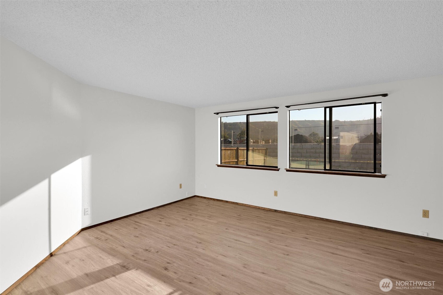 15719 63rd St Court East Sumner, WA 98390 - Photo 18 of 31