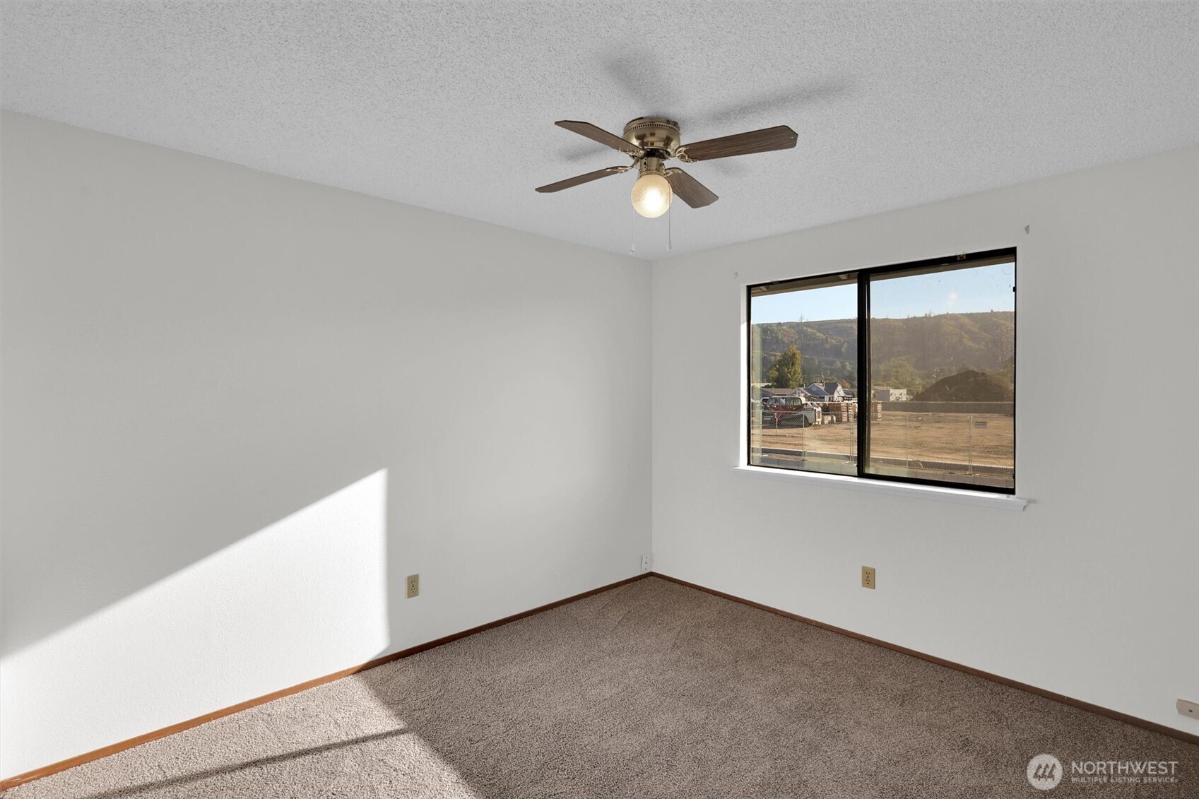 15719 63rd St Court East Sumner, WA 98390 - Photo 29 of 31