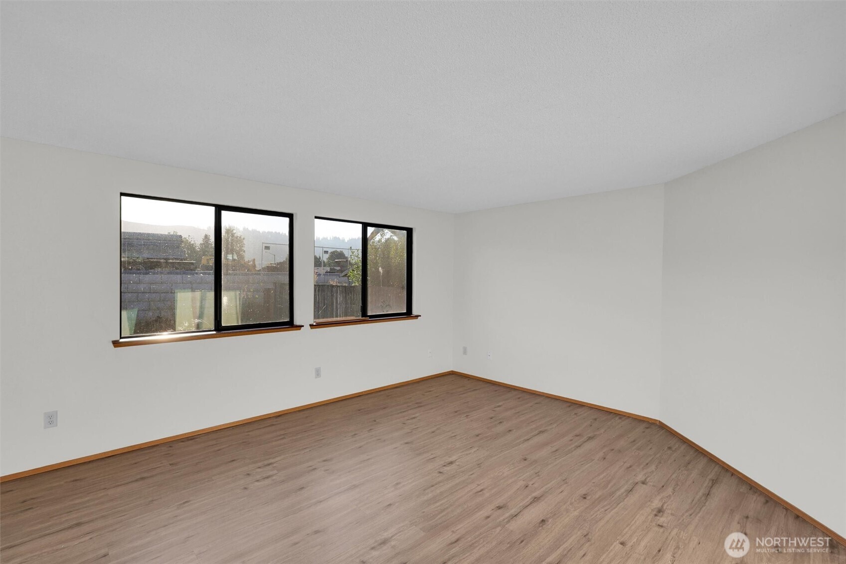 15719 63rd St Court East Sumner, WA 98390 - Photo 5 of 31