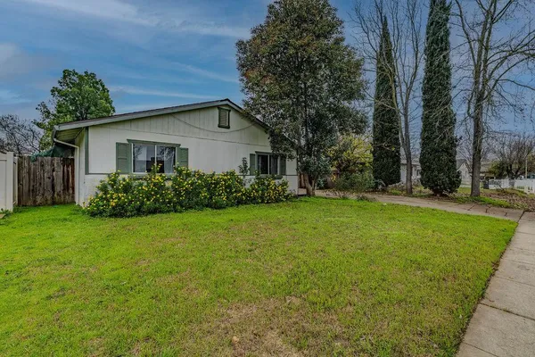 $450,000 | 104 Wildflower Drive, Galt, CA 95632