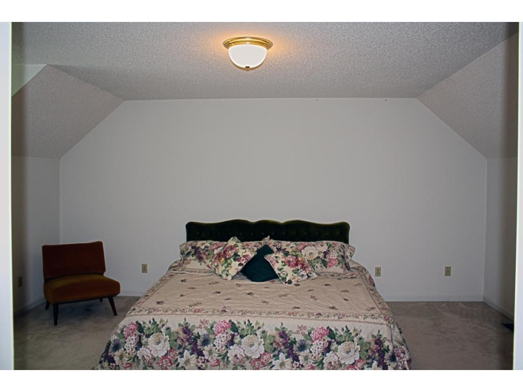 2700 Indian Ridge Road, Unit 37 Johnson City, TN 37604 - Photo 13 of 18 UPSTAIRS MASTER