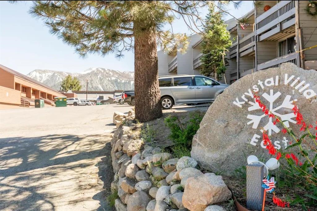 137 Laurel Mountain Road, Unit 418 Mammoth Lakes, CA 93546 - Photo 23 of 23 View of yard with a mountain view